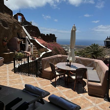 Castillo Lanzarote Villa Sophie - Luxury Villa -Sleep In A Volcanic Cave With Heated Pool Tías Dış mekan fotoğraf