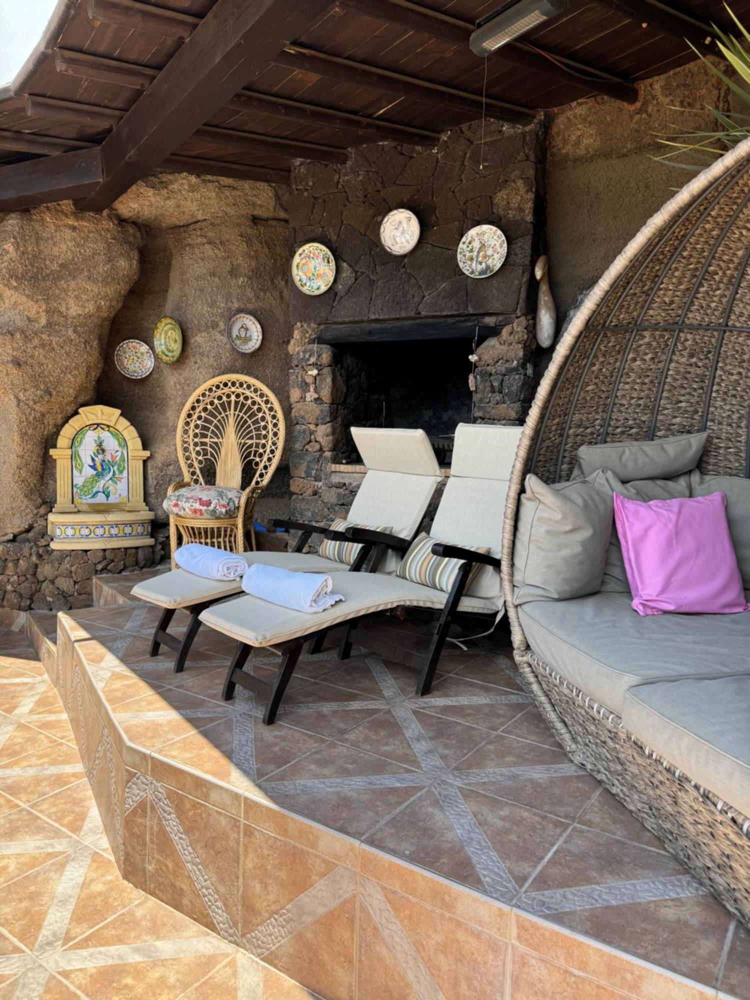 Castillo Lanzarote Villa Sophie - Luxury Villa -Sleep In A Volcanic Cave With Heated Pool Tías Dış mekan fotoğraf