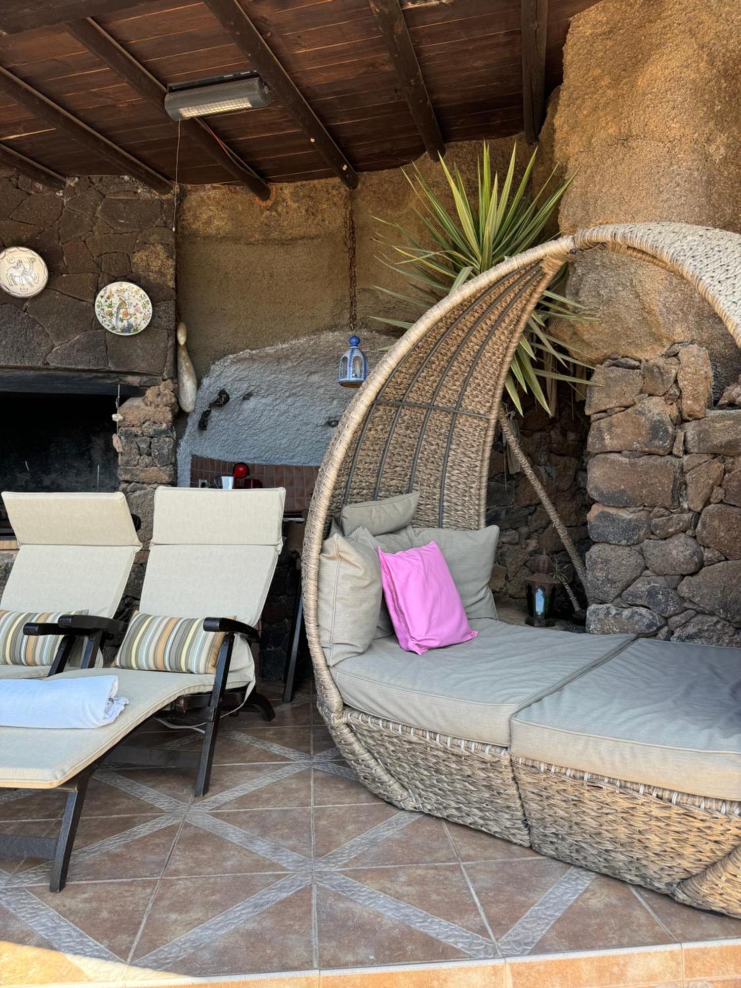 Castillo Lanzarote Villa Sophie - Luxury Villa -Sleep In A Volcanic Cave With Heated Pool Tías Dış mekan fotoğraf