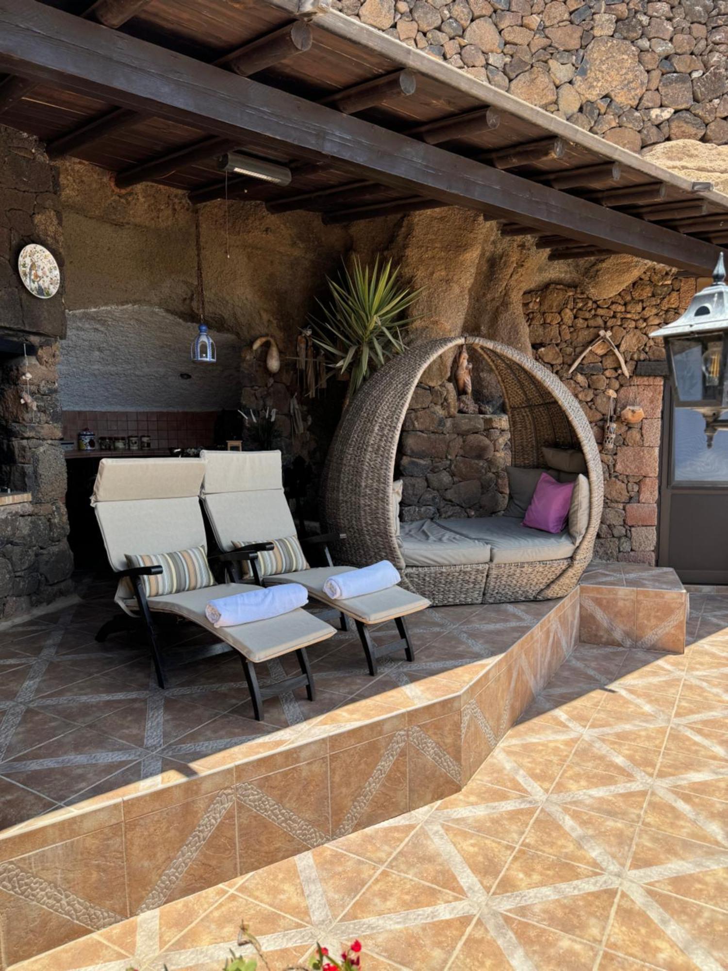 Castillo Lanzarote Villa Sophie - Luxury Villa -Sleep In A Volcanic Cave With Heated Pool Tías Dış mekan fotoğraf